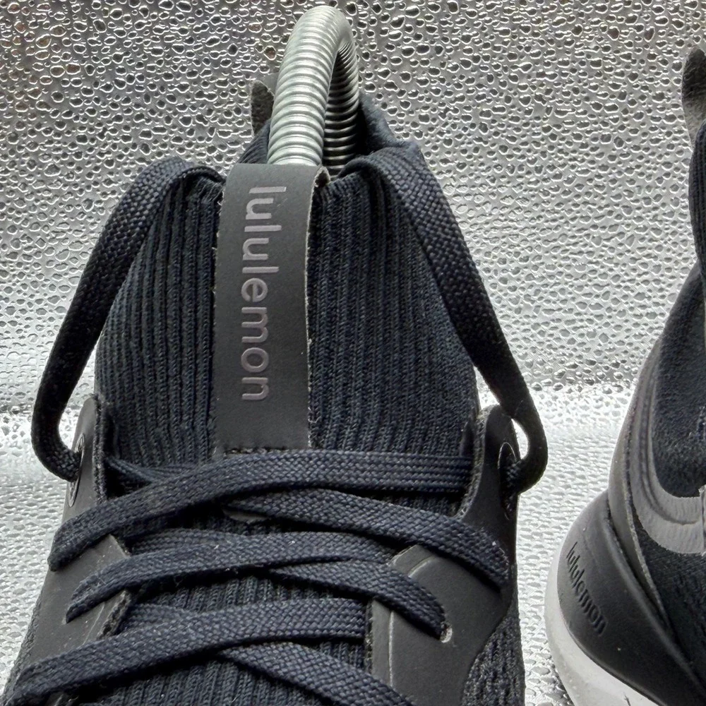 Size 8.5 Lululemon Chargefeel Workout Mid Womens Black Excellent Mid Top Sneaker